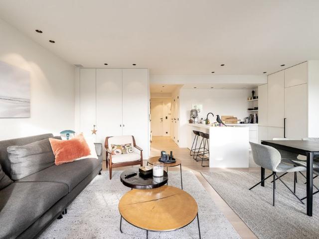 Ongemeubeld 3 slaapkamerappartement op uitstekende locatie
