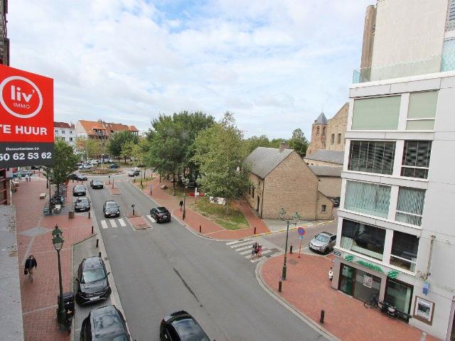ONGEMEUBELD Ruim en uniek appartement van 139 m² in het c