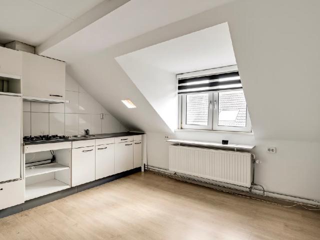 ongemeubileerd appartment beschikbaar
