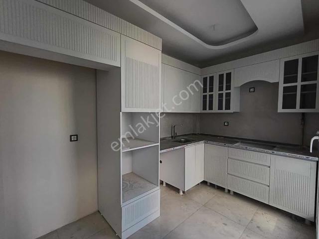 Onix21 Emlak'tan Gökkuşağı Villalar Arkası Ranyada Kiralık 2+1
