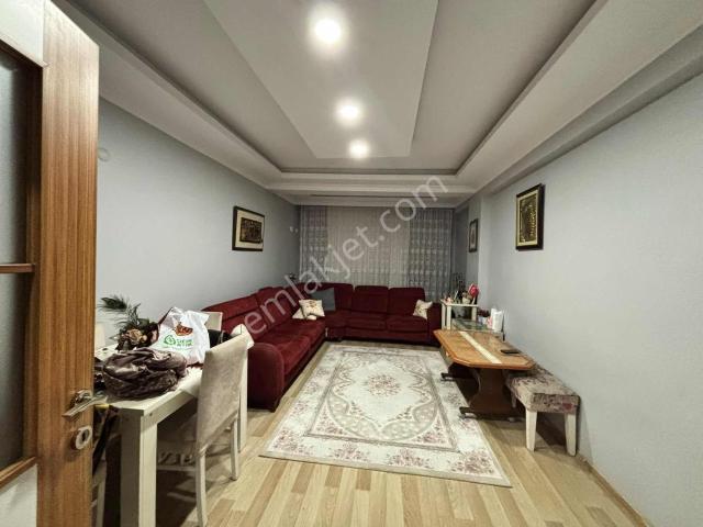 Önlü'den M.akif Mah'da 2+1 90m2 Emsallerinden Büyük Ara Kat