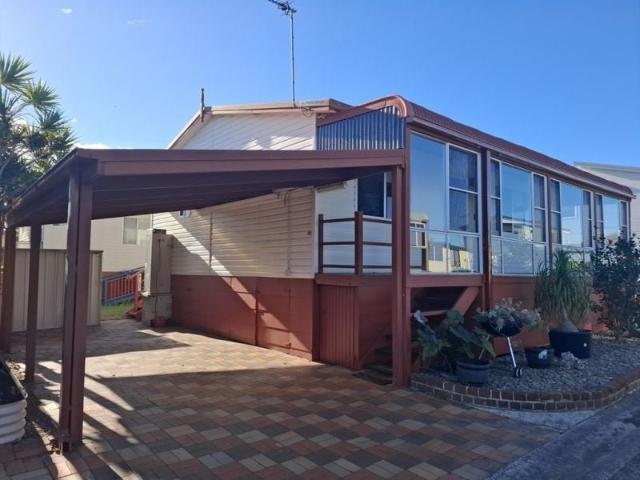 Only meters from Lake Illawarra