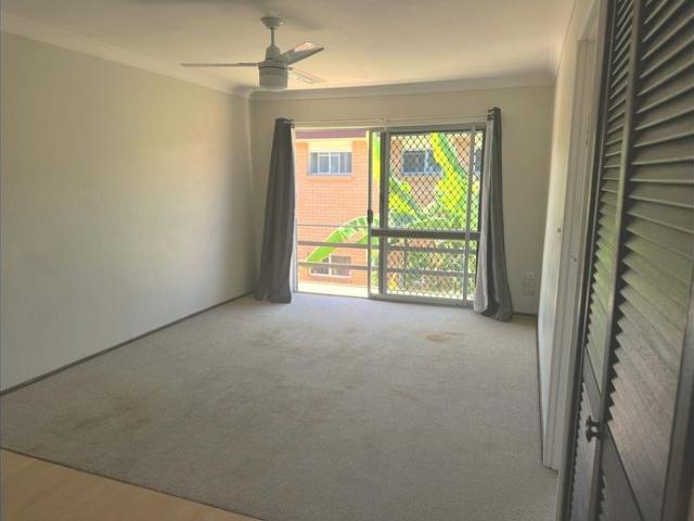 Only a 5 minute walk to the centre of Surfers Paradise