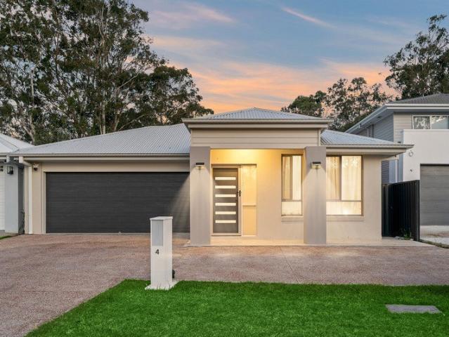 ONLY 1 YEAR OLD LUXURY LIVING, BEAUTIFULLY DESIGNED FOR OUTDOOR LIVING