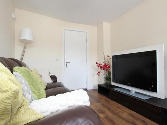 ONLY £550 PER PERSON PER ROOM! STUDENT HOUSE! 4 Bedroom student property available in September, close to UWE!