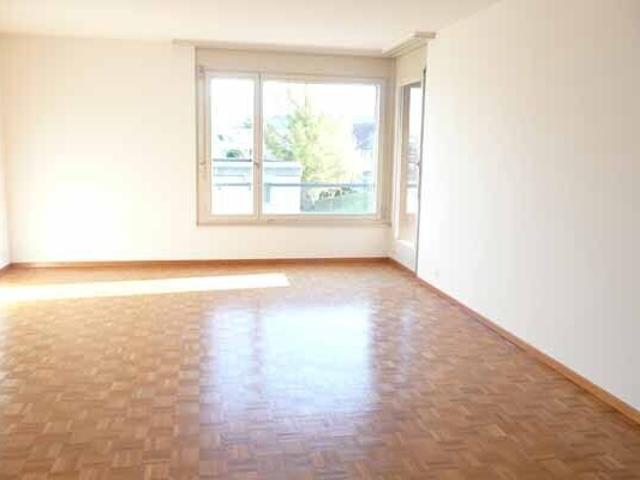 Only 5 minutes walk to Wettingen train station