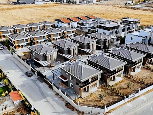 ONLİNE EMLAKTAN BAĞLICA VİLLAZENA LÜX YENİ YAPI 6+2 TRİPLEKS