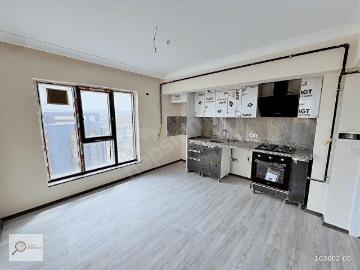 ONLİNE EMLAKTAN ESENBOĞA YOLA CEPHE ARA KAT EŞYALI & EŞYASIZ 1+1