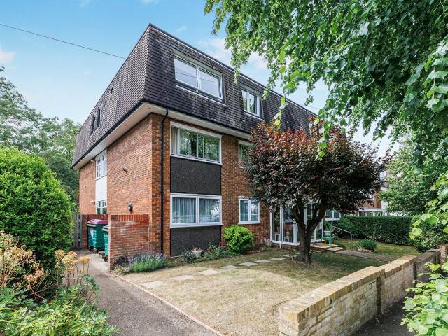 Onslow Gardens, Wallington SM6, 1 bed flat to rent, £1,300 pcm | PrimeLocation