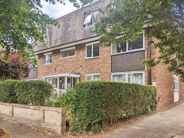Onslow Gardens, Wallington SM6, 1 bed flat to rent, £1,300 pcm | PrimeLocation