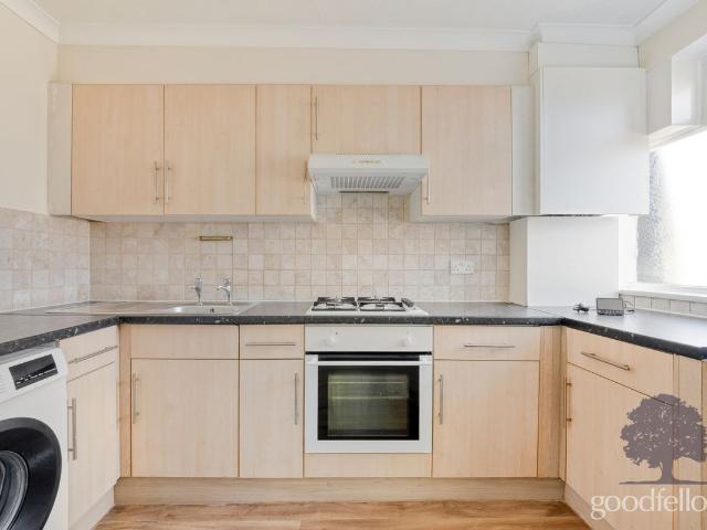 Onslow Gardens, Wallington SM6, 1 bed flat to rent, £1,300 pcm | PrimeLocation