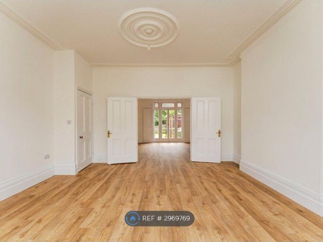 Onslow Gardens, London N10, 2 bed flat to rent, £2,900 pcm | PrimeLocation