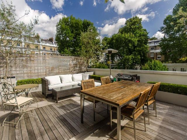 Onslow Gardens, South Kensington. 2 bed maisonette to rent £7,999 pcm £1,846 pw