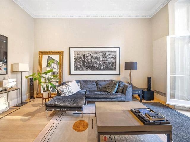 Onslow Gardens, South Kensington. 2 bed apartment to rent £8,000 pcm £1,846 pw