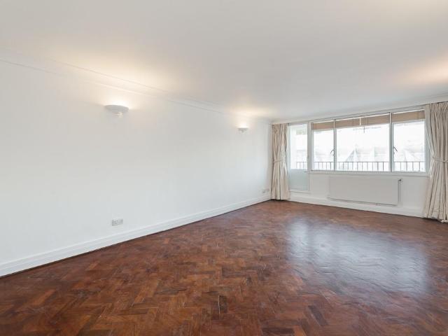 Onslow Square, London SW7 2 bed flat to rent £4,498 pcm £1,038 pw