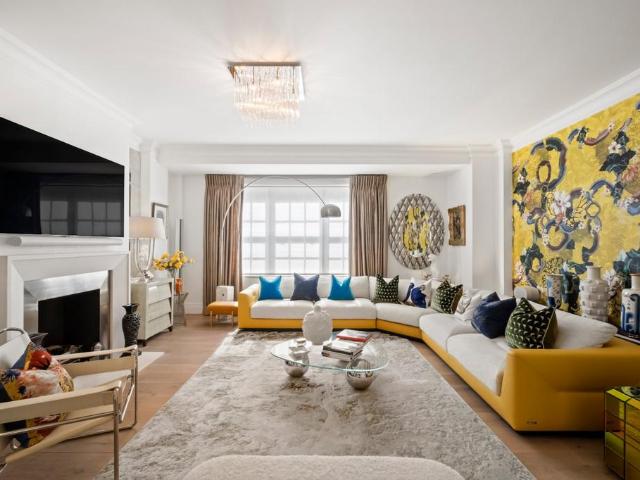 Onslow Square, South Kensington. 3 bed flat to rent £8,341 pcm £1,925 pw