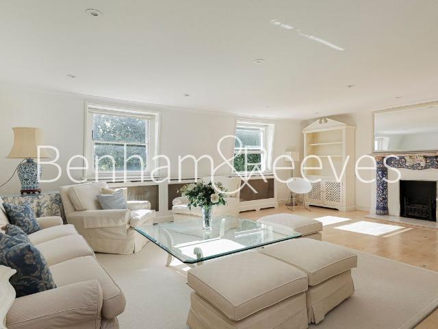 Onslow Square, South Kensington SW7, 3 bed flat to rent, £10,833 pcm | PrimeLocation