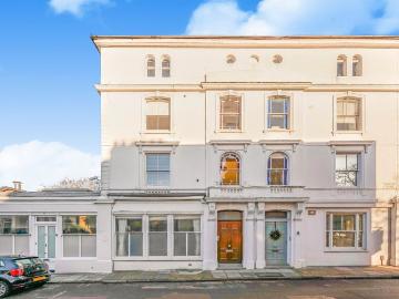 Onslow Road, Richmond TW10, 1 bed flat to rent, £2,500 pcm | PrimeLocation