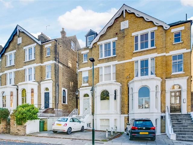 Onslow Road, Richmond TW10, 2 bed flat to rent, £2,850 pcm | PrimeLocation