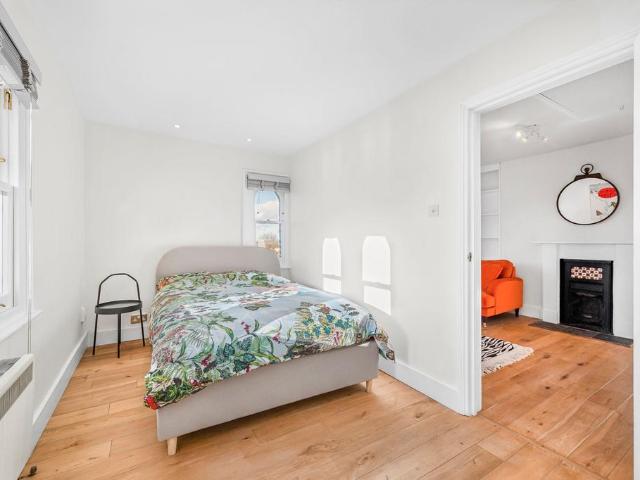 Onslow Road, Richmond, Surrey, TW10 1 bed flat to rent £2,500 pcm £577 pw