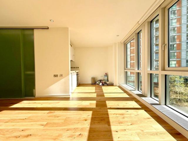 Ontario Tower, Canary Wharf, London E14, Studio to rent, £2,000 pcm | PrimeLocation