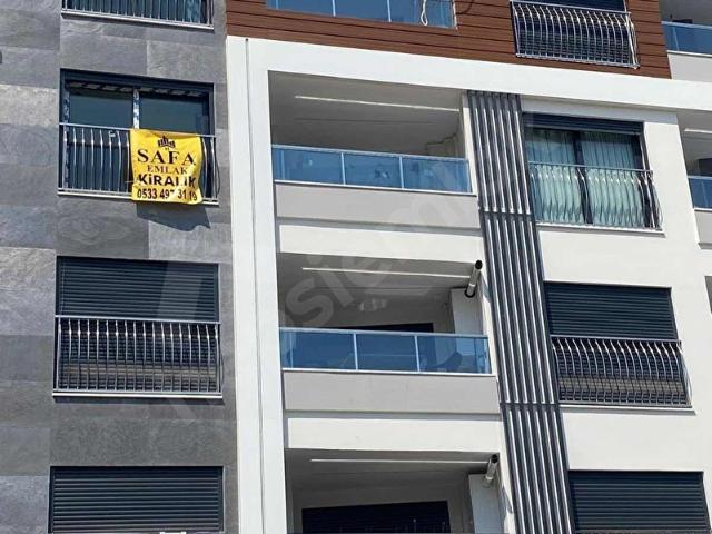 ÖNÜ AÇIK HEYKELLERE BAKAN KİRALIK SIFIR DAİRE