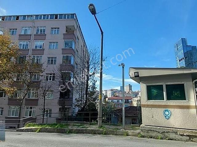 Önü Açık Manzaralı,otoparklı,asansörlü,balkonlu,3+1,net 110 M2