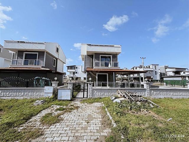 ÖNÜ YEŞİL ALANA BAKAN KÖŞE KONUMLU SATILIK MÜSTAKİL VİLLA