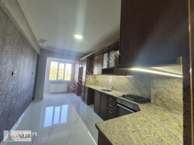 Onur Emlak Alavardı Mah. Ara Kat 3+1 Kiralık Bakımlı Daire