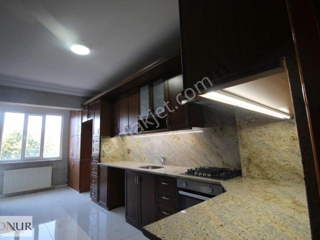 Onur Emlak Alavardı Mah. Ara Kat 3+1 Kiralık Bakımlı Daire