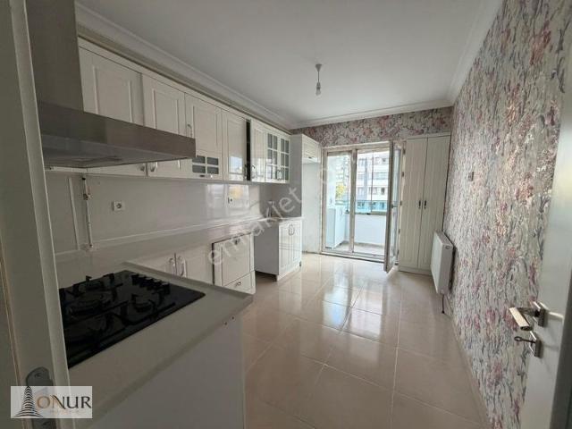 Onur Emlak Şefikcan Güvenlik Site İçi 3+1 Ara Kat Kiralık Daire
