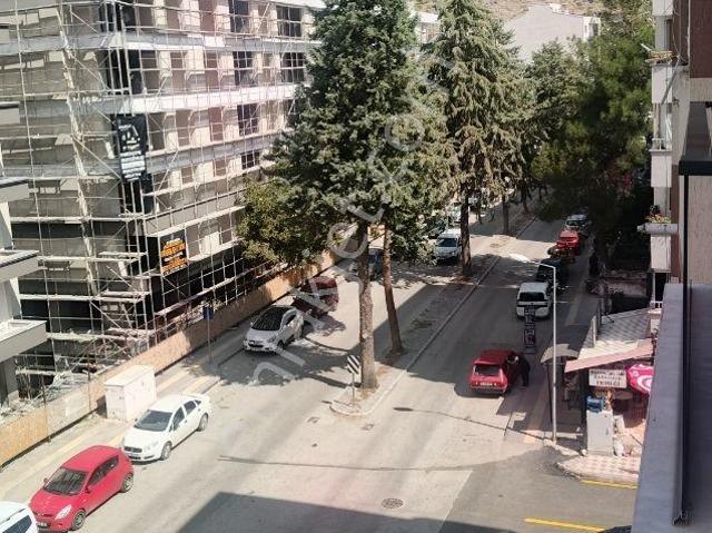Onur Emlak,tan İstasyon Caddesi Satılık 3+1 Daire