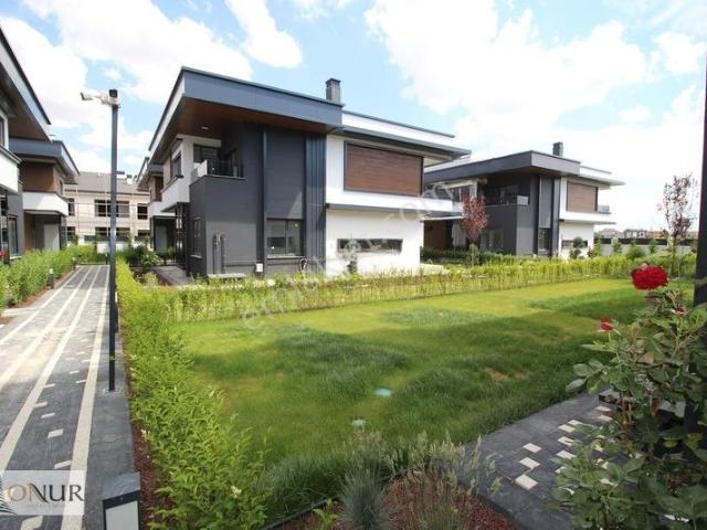 Onur Emlak 7+1 Ultra Lüks Site İçi Takaslı/vadeli Lüks Villa