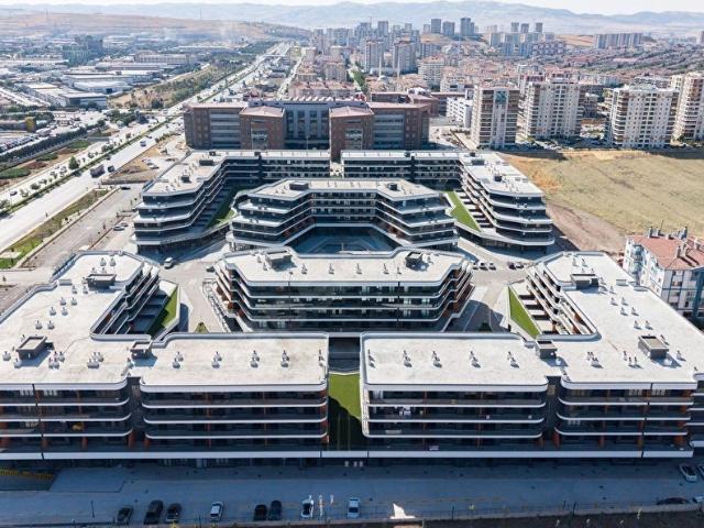 ONYX ANKARA'DA EŞYALARI SIFIR PEYZAJ MANZARALI KİRALIK 1+1 DAİRE