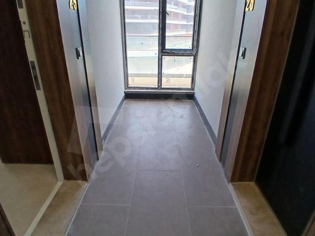 ONYX ANKARA'DA GENİŞ TERASLI KÖŞEBAŞI AYAŞ YOLU CEPHELİ KİRALIK
