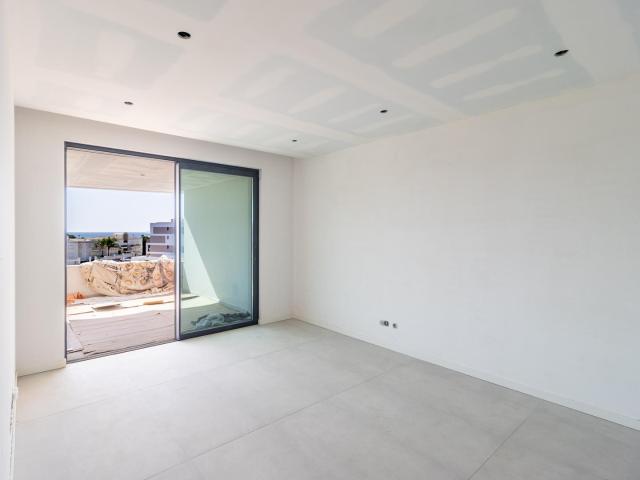 Os apartamentos estão atualmente em construção e têm previsã. 80m² Lagos