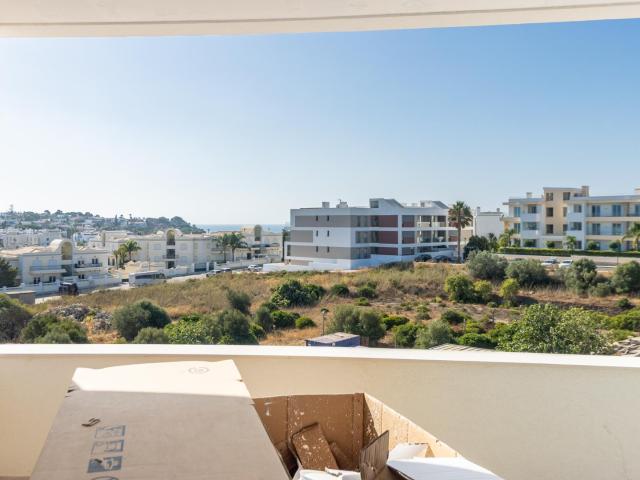 Os apartamentos estão atualmente em construção e têm previsã. 93m² Lagos