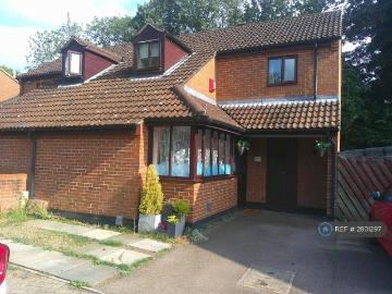 Osmund Drive, Northampton, NN3 4 bed semi detached house to rent £3,500 pcm £808 pw