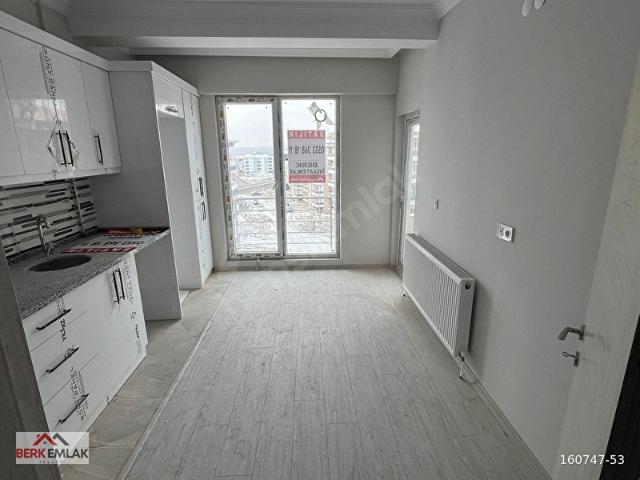 OSMANCIK CADDESİ ÖZGÜREVLER BÖLGESİNDE SIFIR 3+1 SATILIK DAİRE