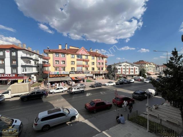 Osmangazi Caddesi Üzerinde Katta Çift Balkonlu 3+1