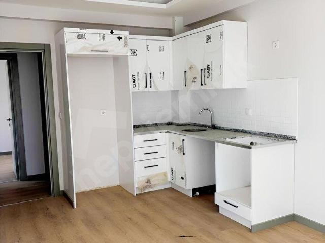 OSMANGAZİ DE 2+1 AÇIK MUTFAK KORİDORLU DAİRE