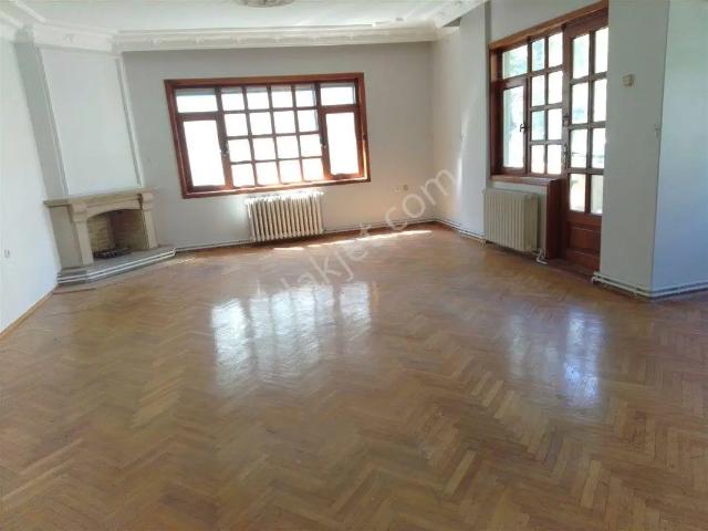 Osmangazi Çekirge'de Dolmuşa Yakın 4+1 Kiralık Daire