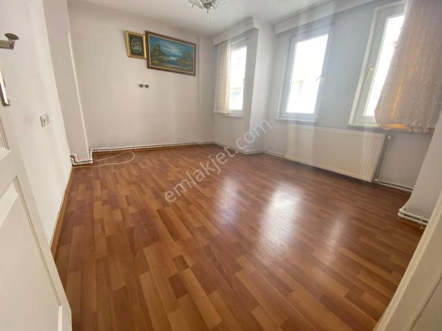 Osmangazi Hamzabey'de Merkezi Konumda Ara Kat Kiralık Daire