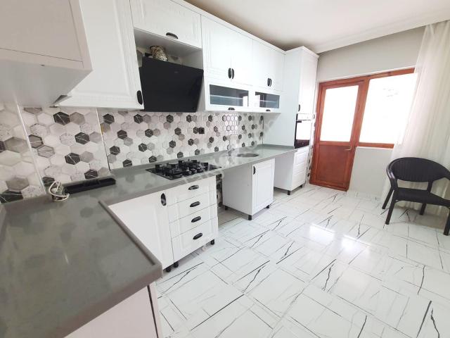 Osmangazi Mahallesi'nde Cadde Üzeri Geniş 3+1 Daire