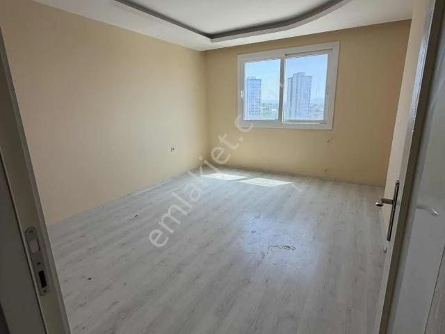 Osmangazide 2+1 K.mutfak Hasarsız Caddeüstünde Daire