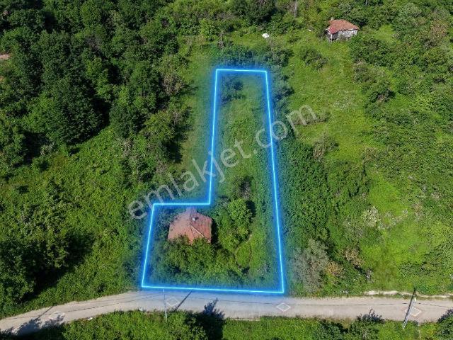 Osmaniye Köyünde Betonarme 2+1 Evi Olan 940m2 Köy İçi Arsa!