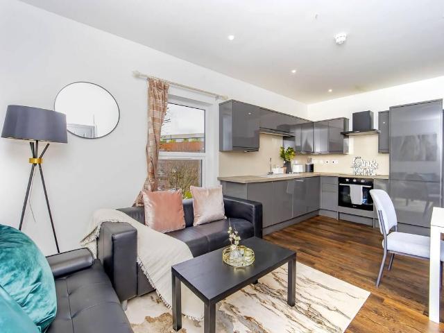 Osmond Road, Hove Rl0004 BN3, 3 bed flat to rent, £2,200 pcm | PrimeLocation