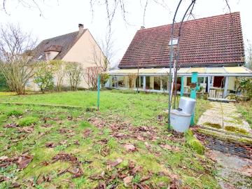 Osny Proche Château de Grouchy Maison 6 pces 133 m2 hab 4 ch Véranda S/sol total Terrain 339 m2