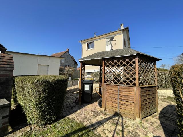 OSNY PROCHE PARC de GROUCHY MAISON INDIVIDUELLE de 4 PIECES avec SOUS SOL TOTAL