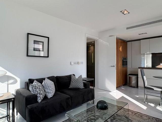 Osnaburgh Street, London, NW1 1 bed flat to rent £3,100 pcm £715 pw